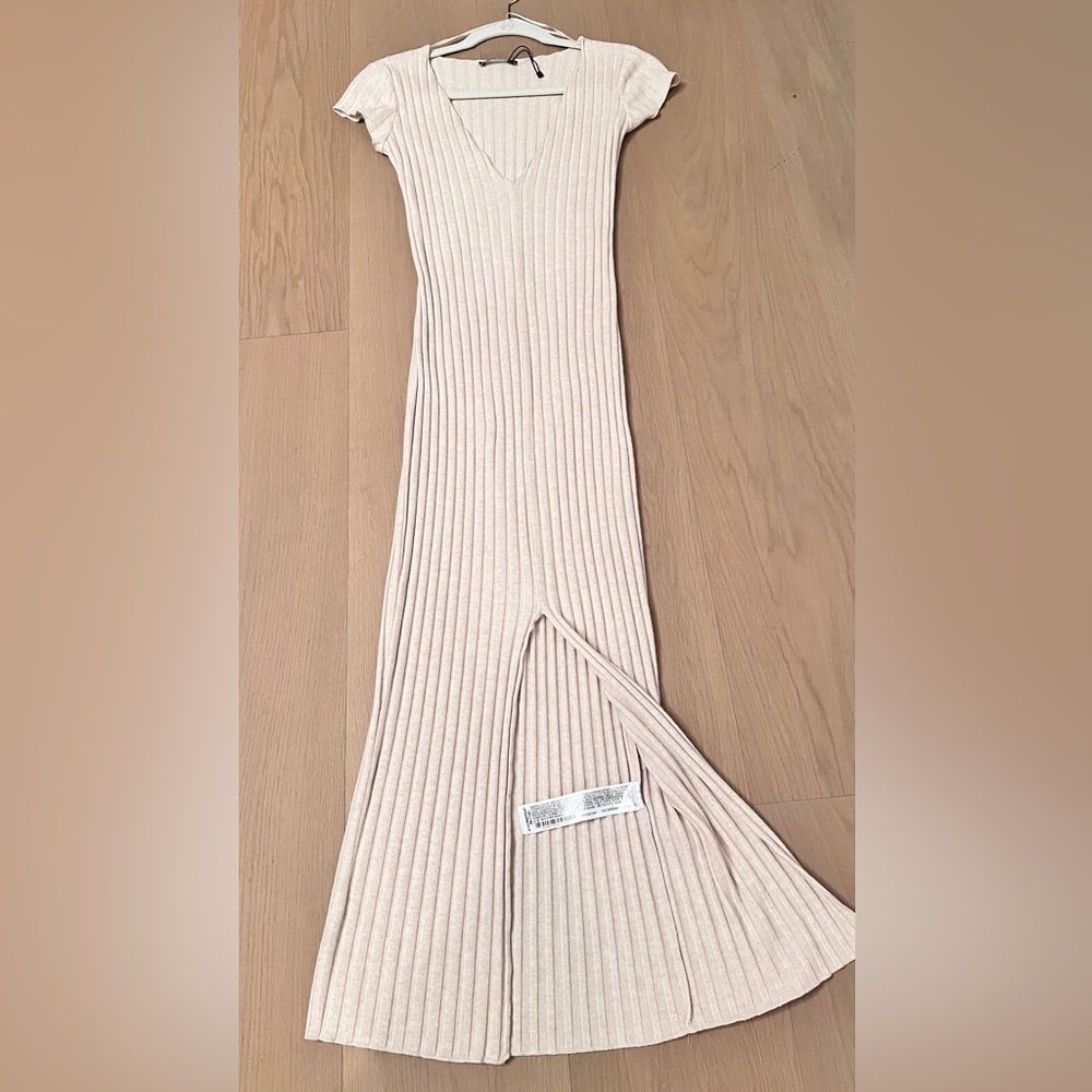 Zara Ribbed Knit Maxi dress in oatmeal color